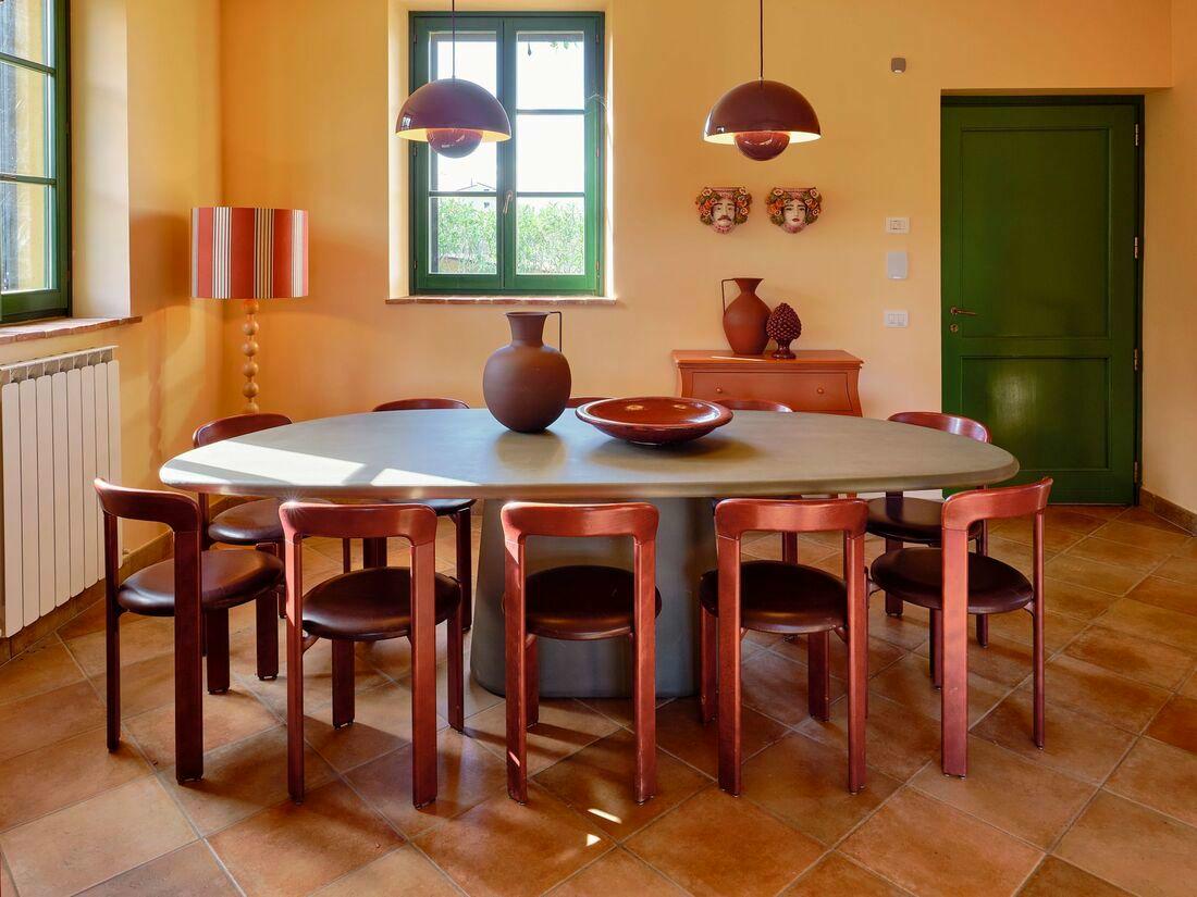 Zuri dining table
